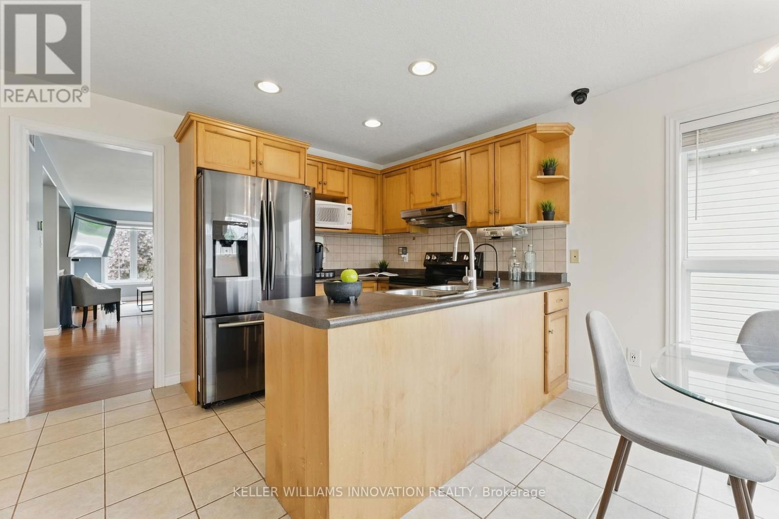 120 DENSTEDT STREET WEST Image 17