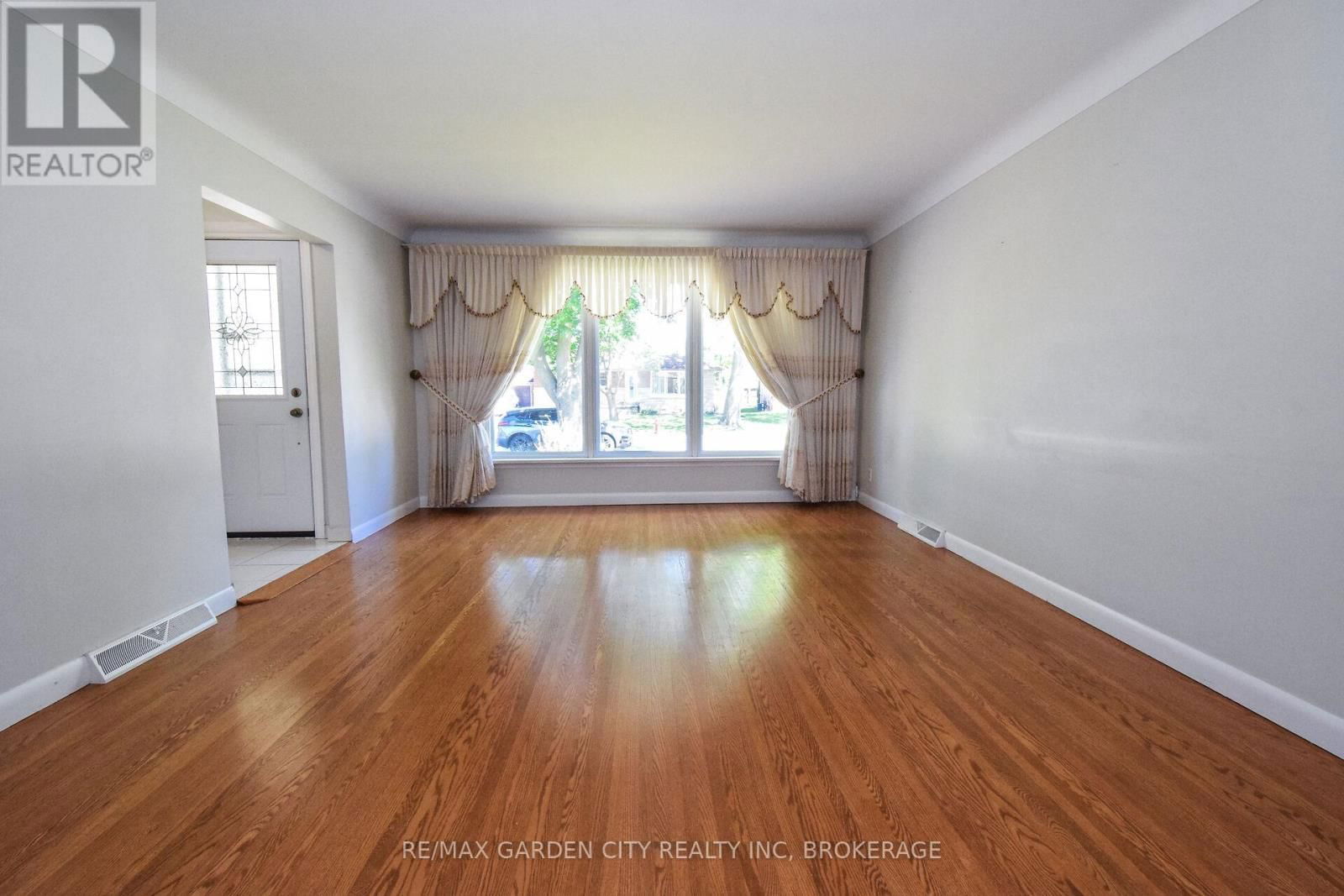 115 LARRAINE STREET Image 12