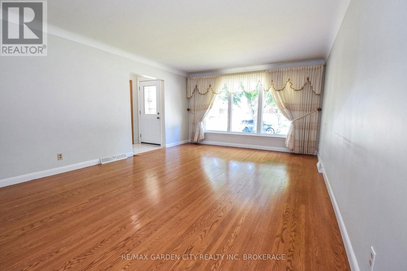 115 LARRAINE STREET Image 13