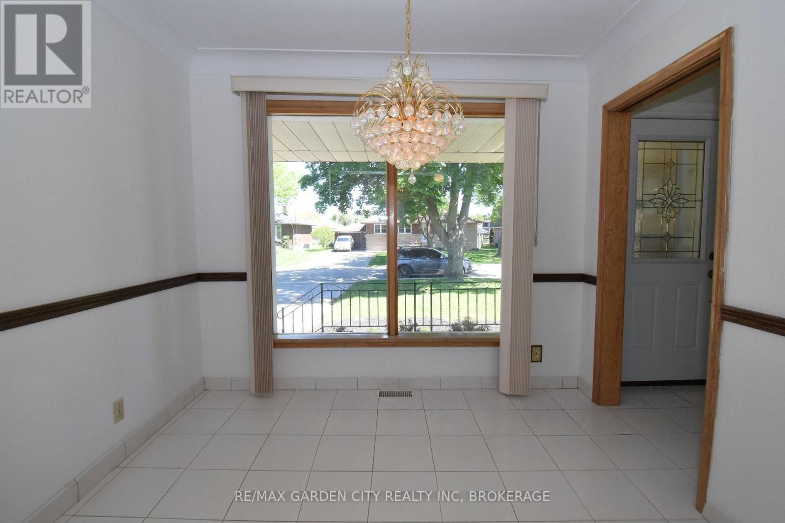 115 LARRAINE STREET Image 17