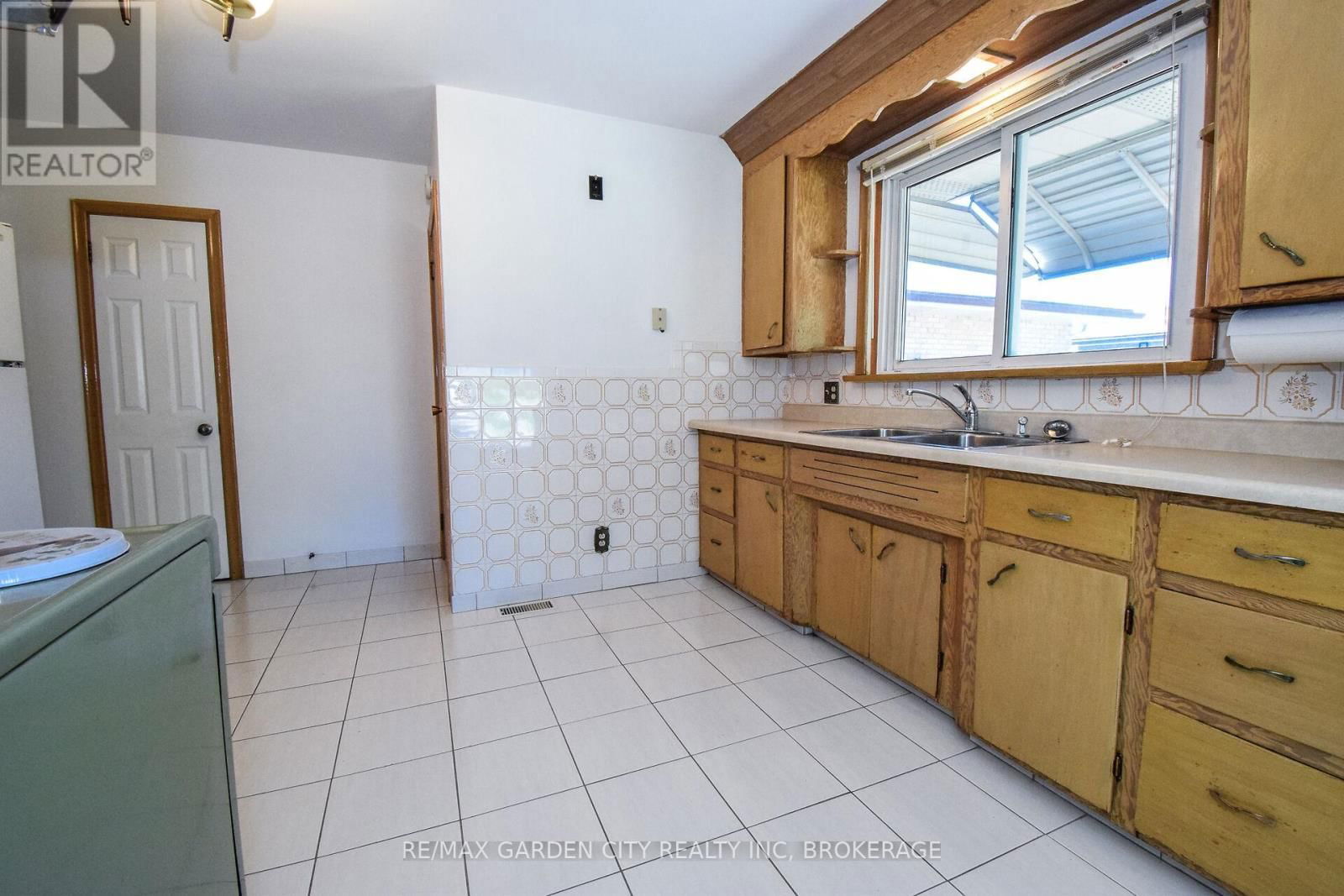 115 LARRAINE STREET Image 18