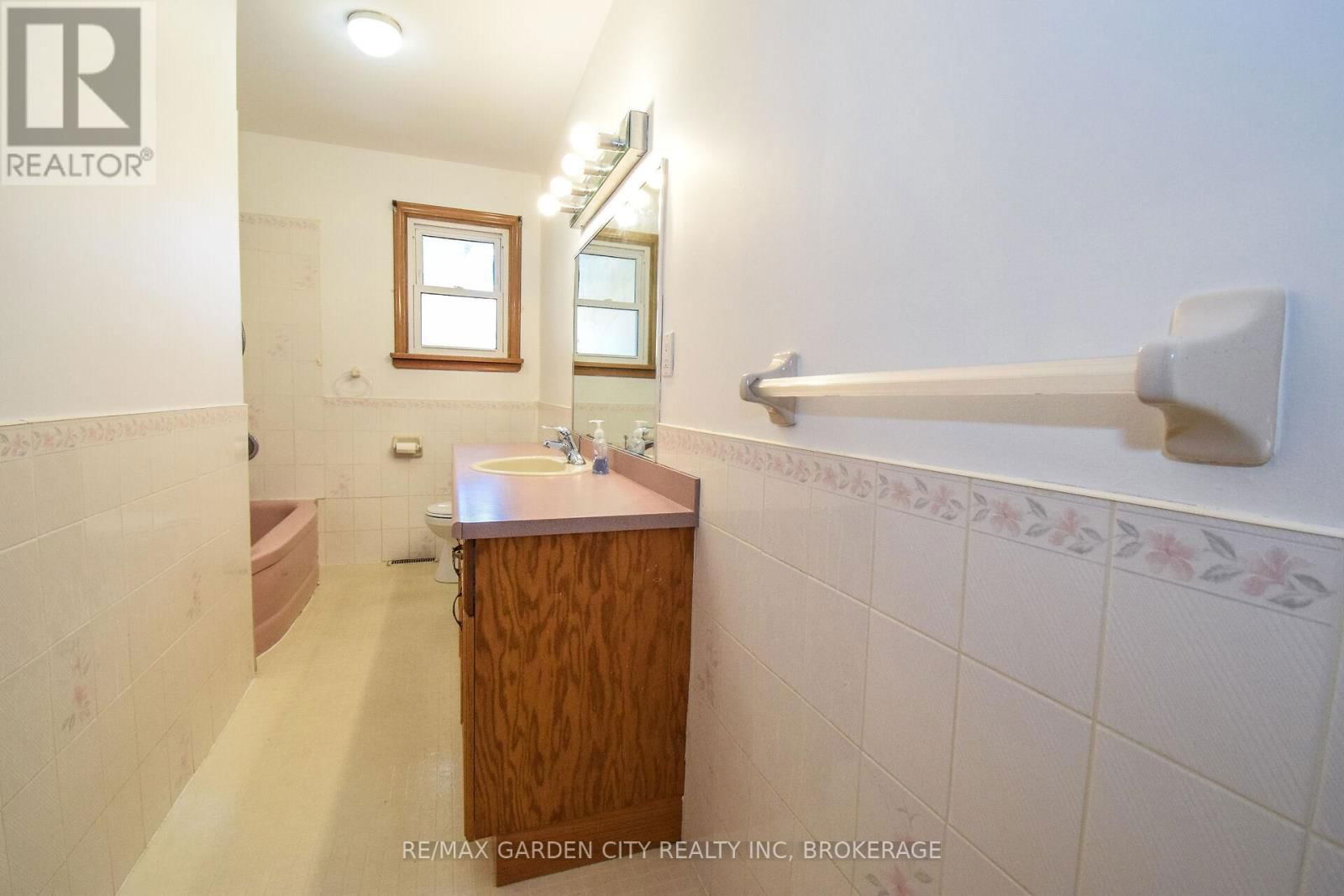115 LARRAINE STREET Image 24