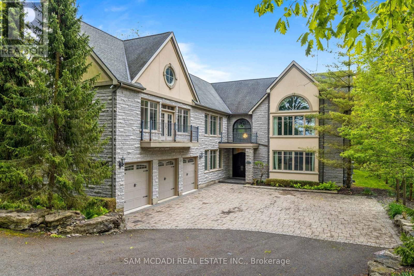 839 LAKESHORE ROAD Image 1
