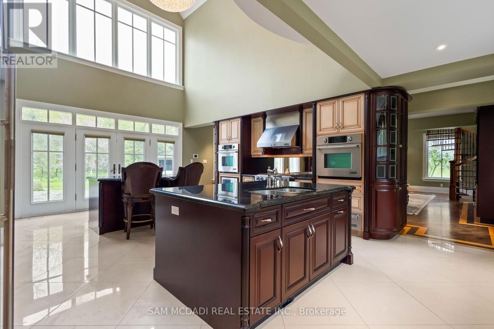 839 LAKESHORE ROAD Image 11