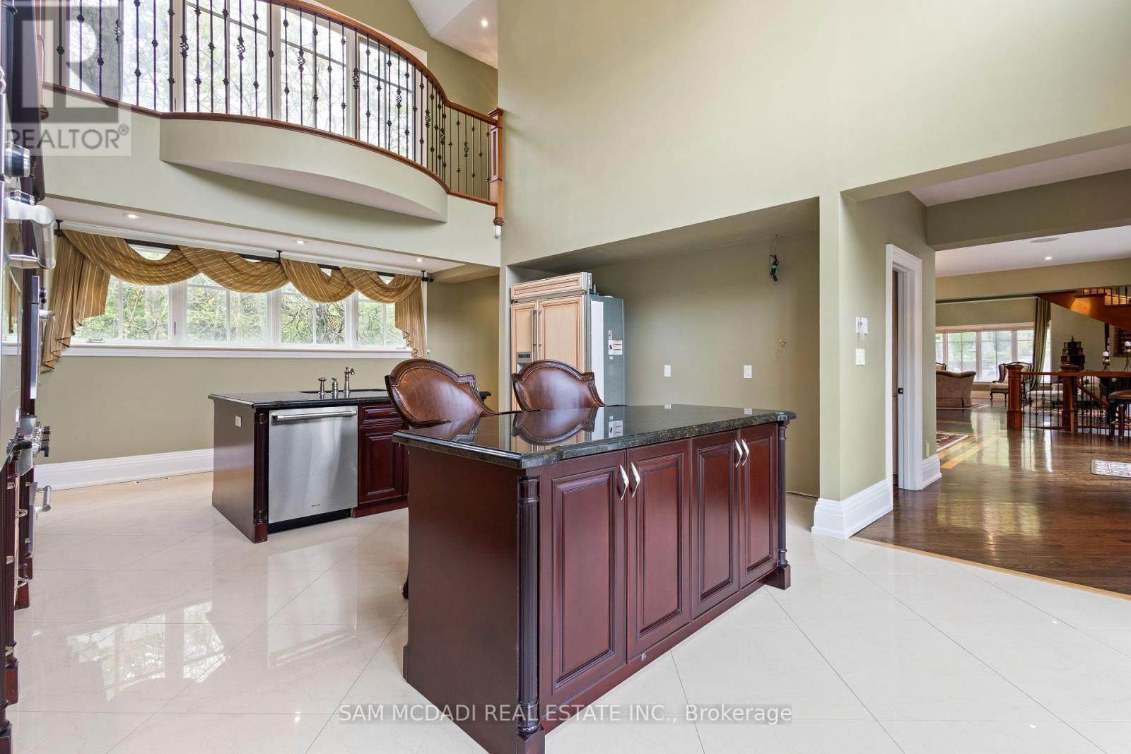 839 LAKESHORE ROAD Image 12