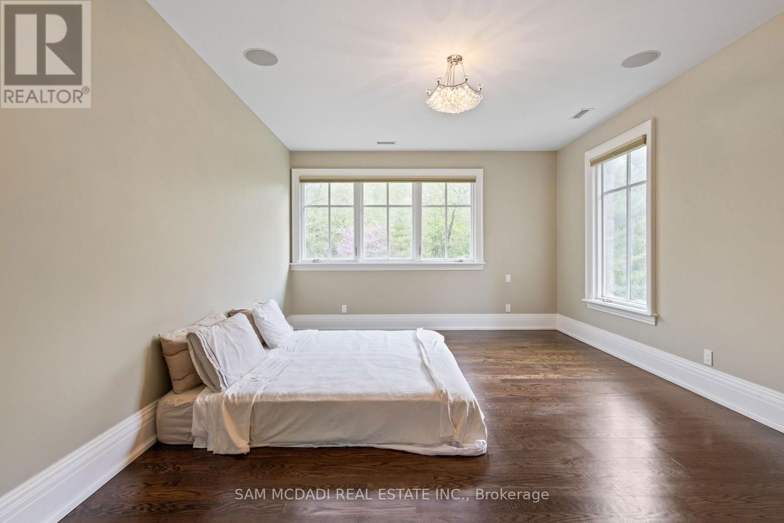 839 LAKESHORE ROAD Image 18
