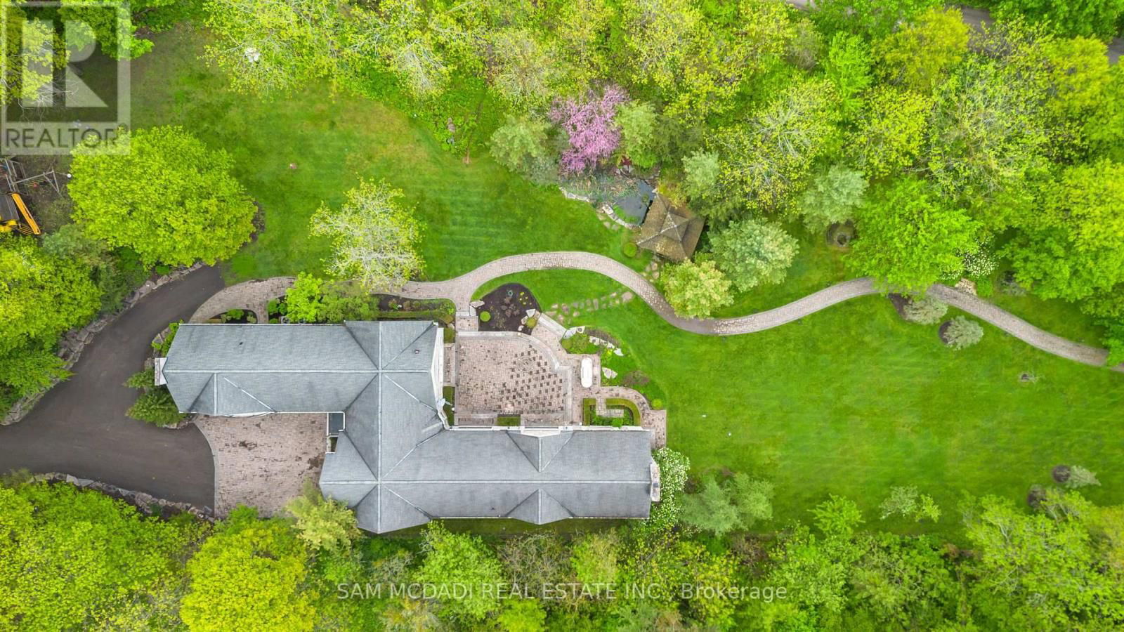 839 LAKESHORE ROAD Image 2