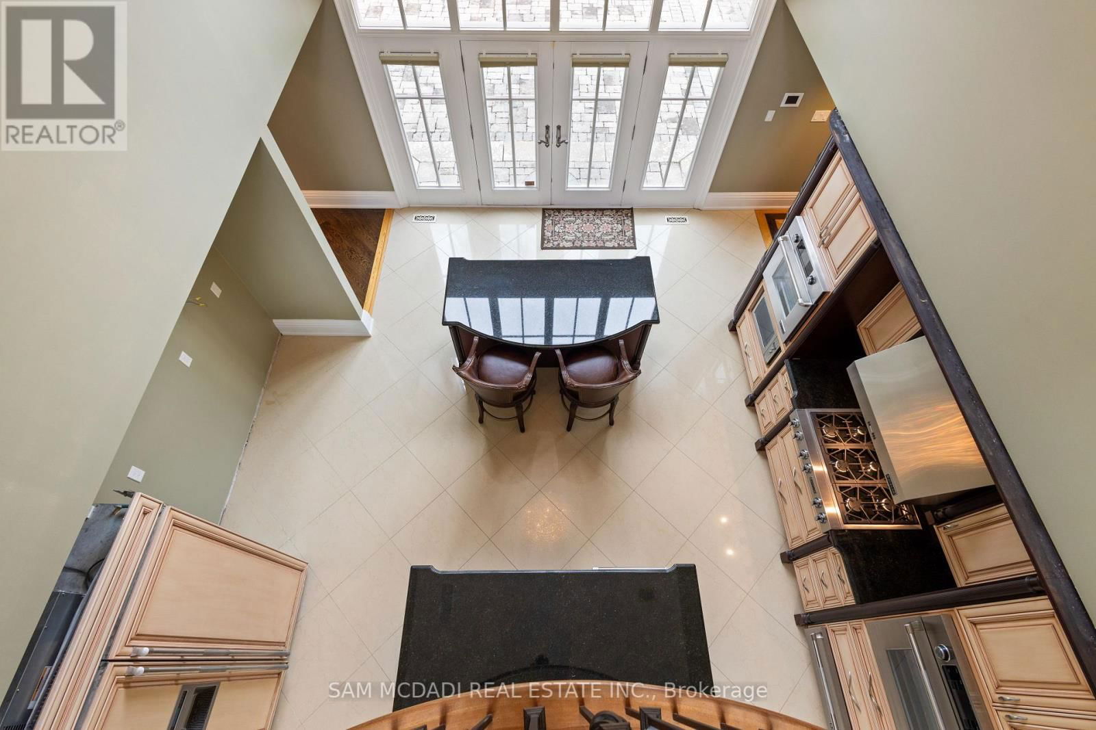 839 LAKESHORE ROAD Image 21