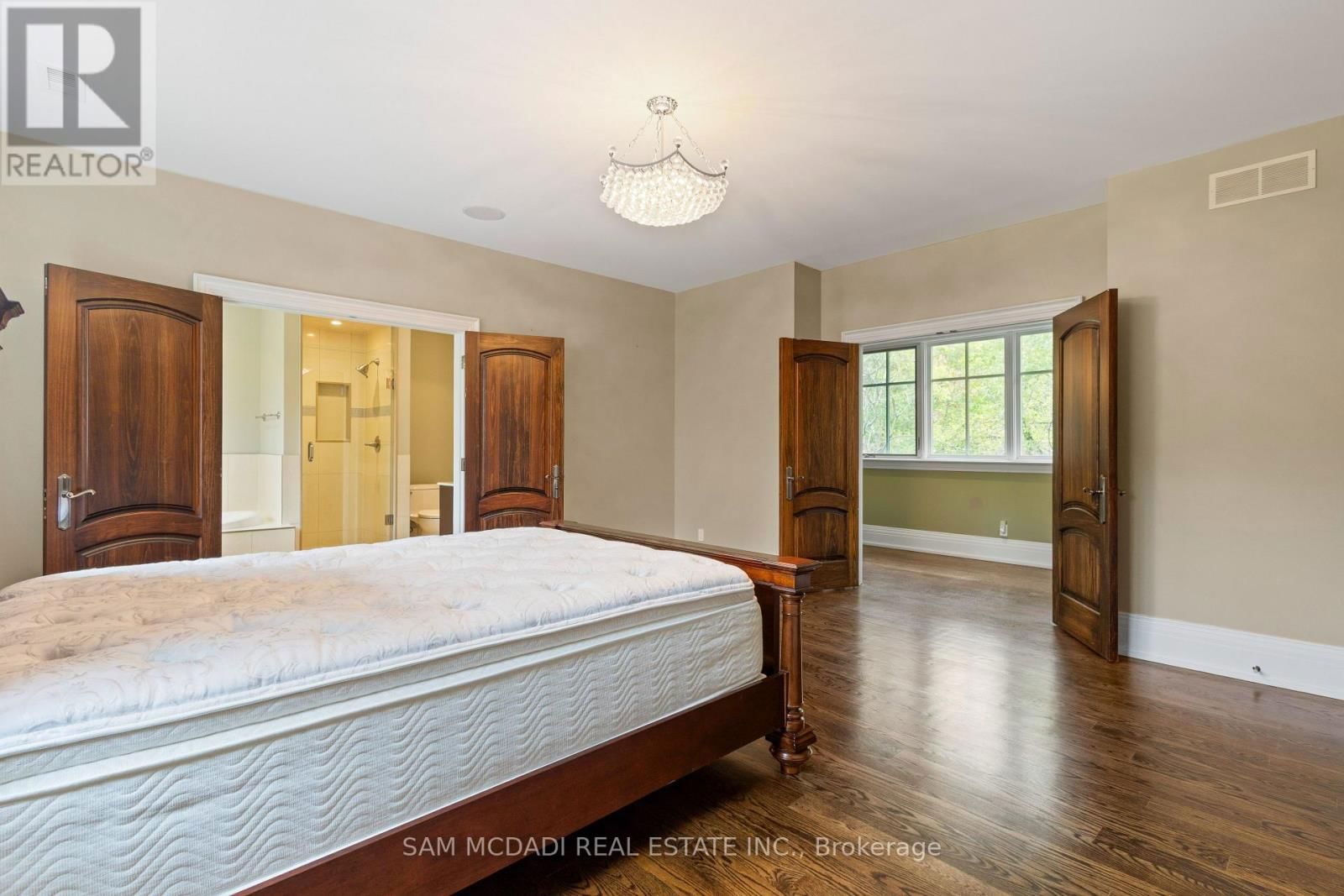 839 LAKESHORE ROAD Image 24
