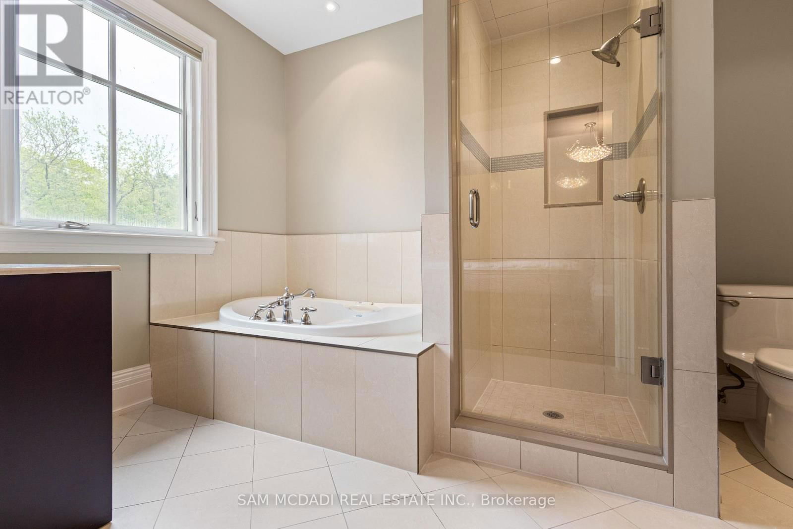 839 LAKESHORE ROAD Image 25