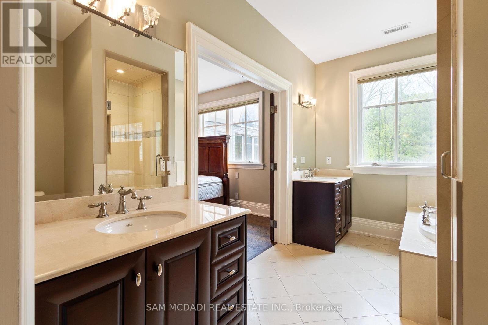 839 LAKESHORE ROAD Image 26