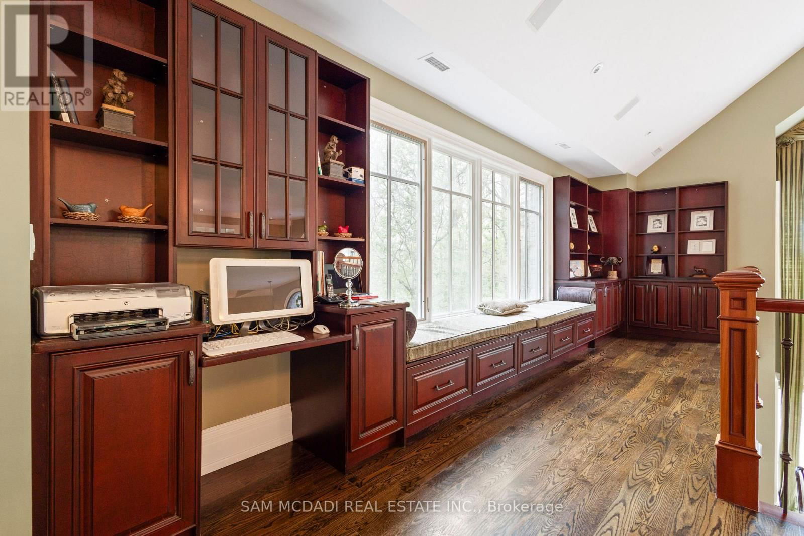 839 LAKESHORE ROAD Image 28