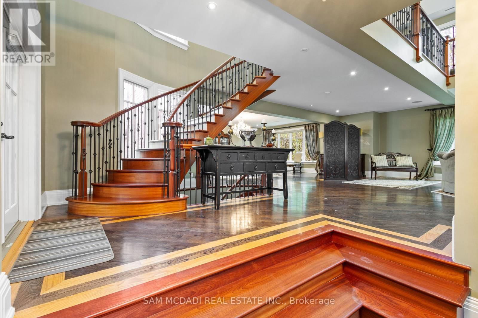 839 LAKESHORE ROAD Image 4