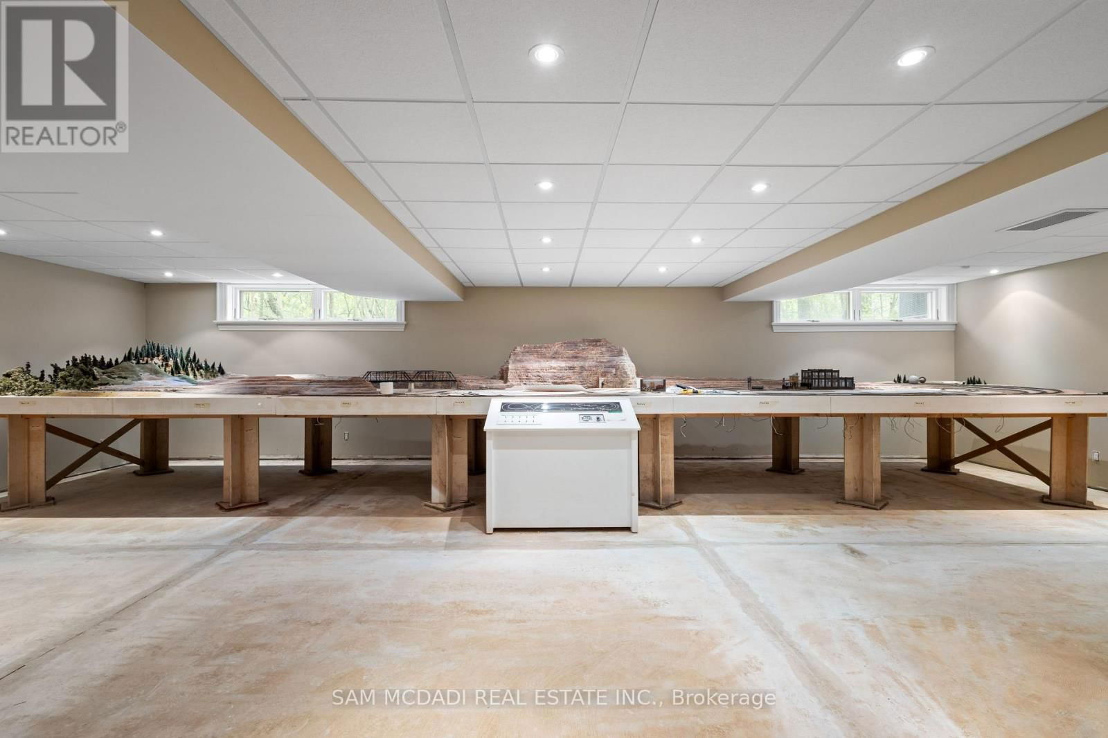 839 LAKESHORE ROAD Image 42