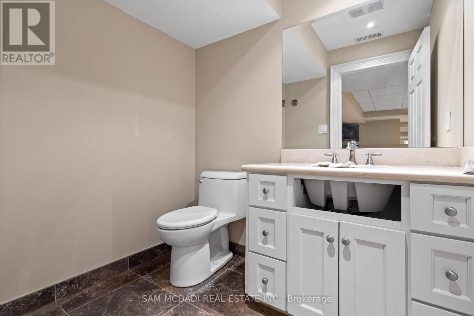 839 LAKESHORE ROAD Image 43