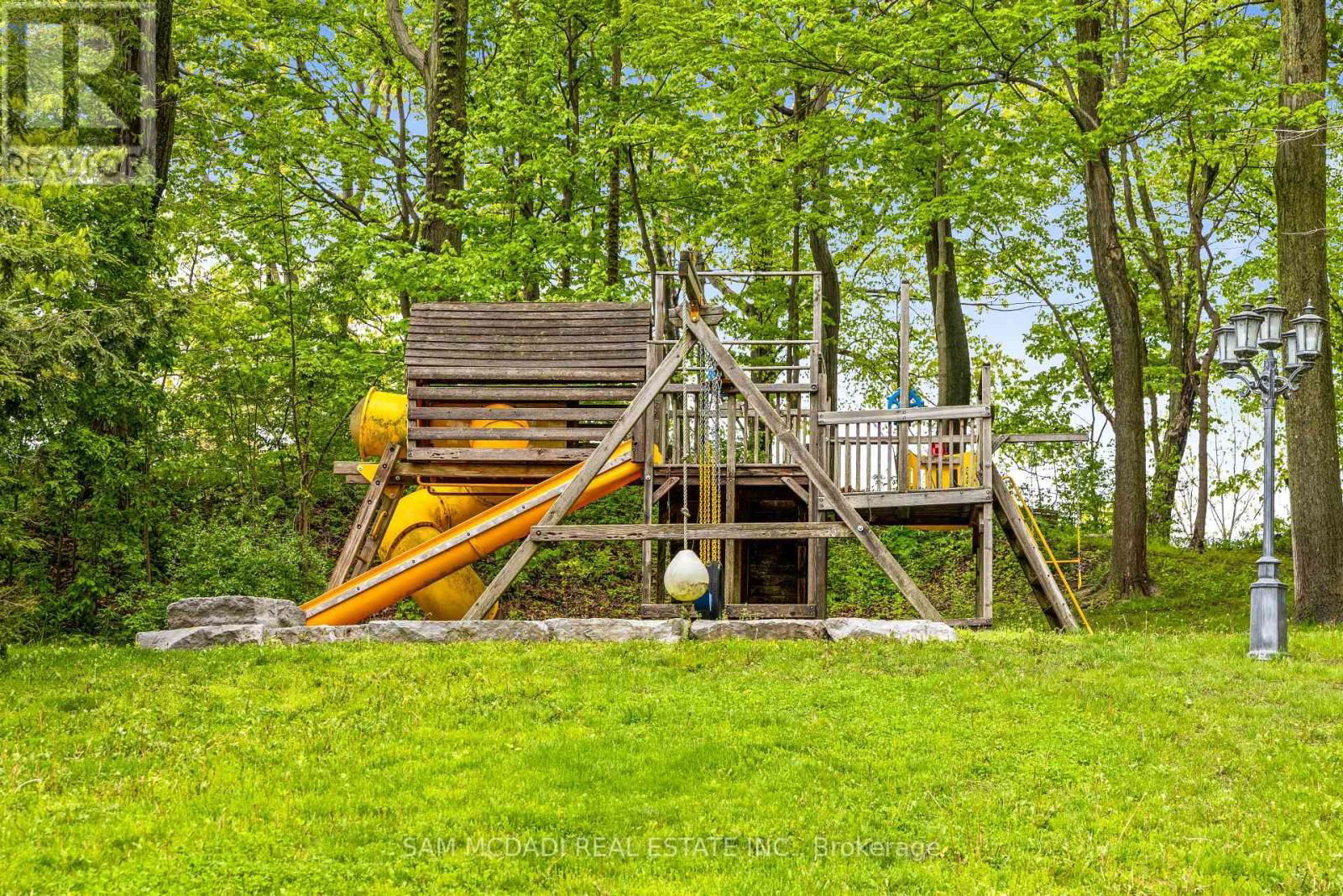 839 LAKESHORE ROAD Image 48