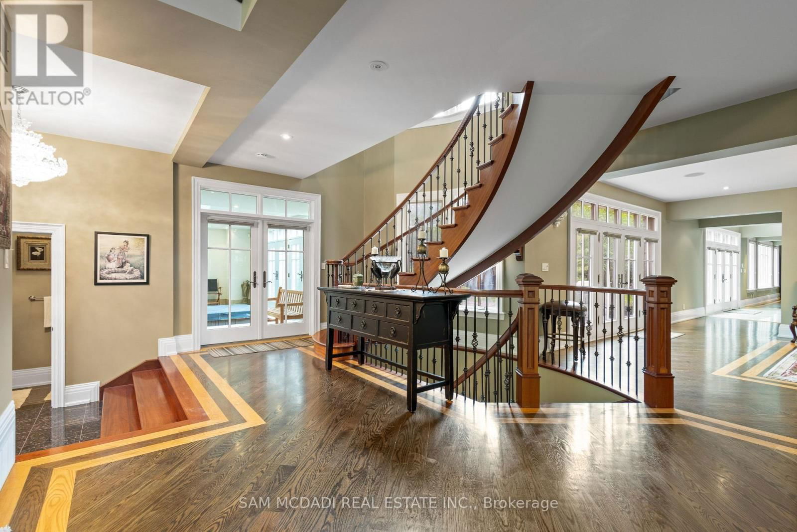 839 LAKESHORE ROAD Image 9