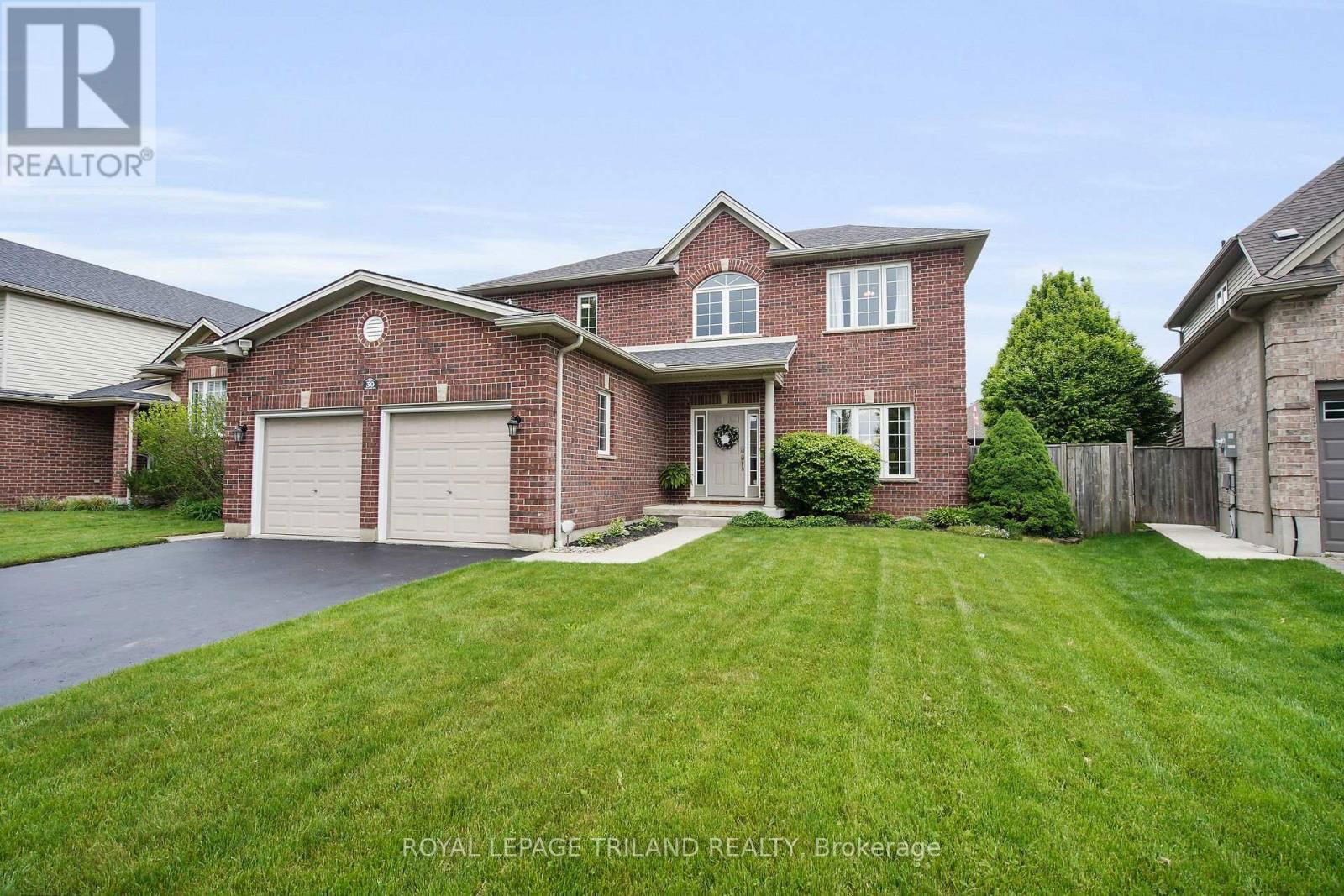 30 WILLARD CRESCENT Image 1
