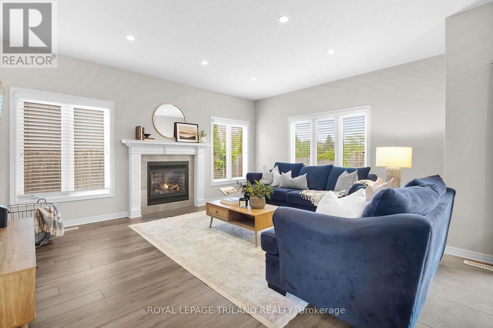 30 WILLARD CRESCENT Image 12