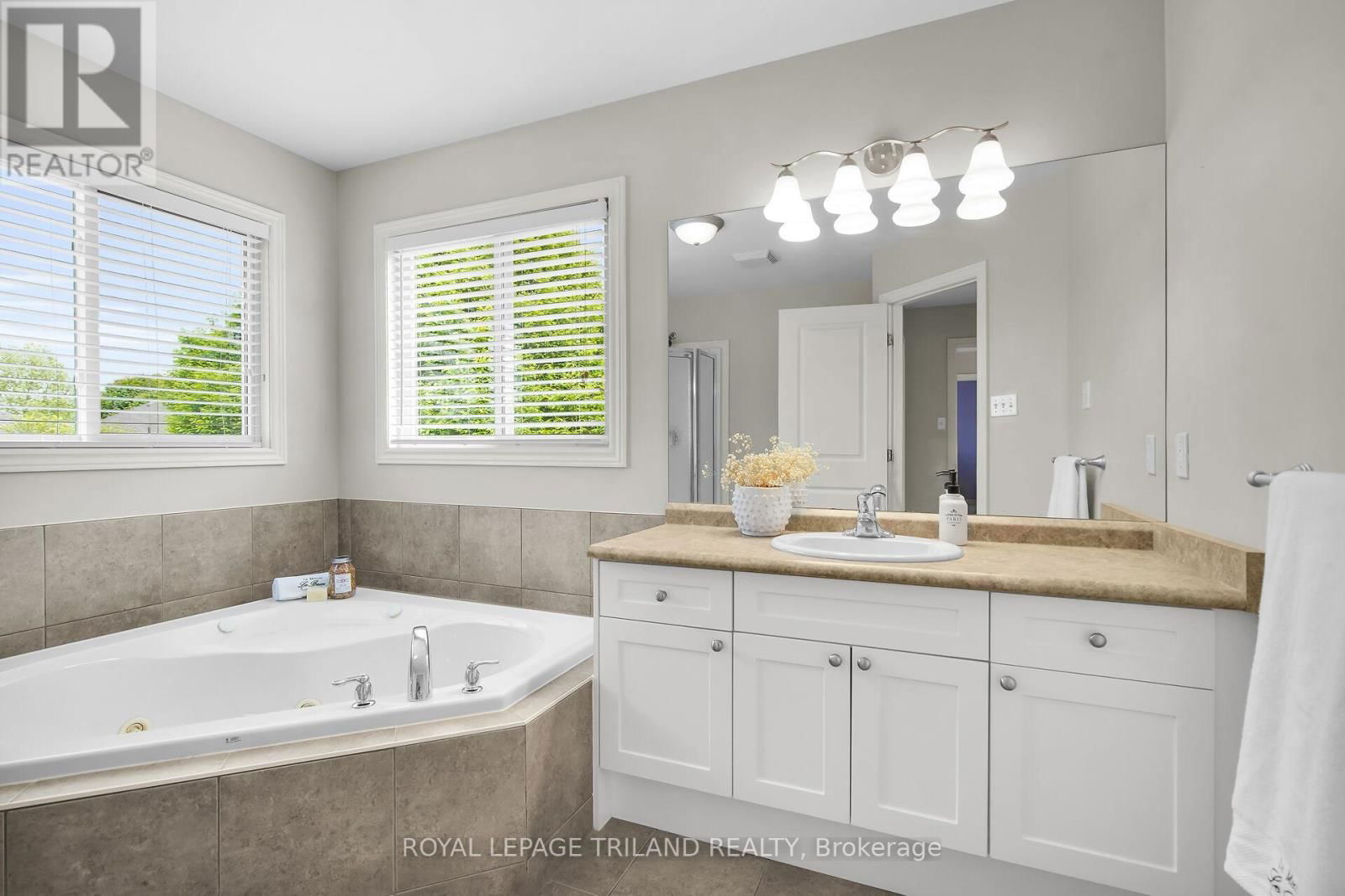 30 WILLARD CRESCENT Image 22