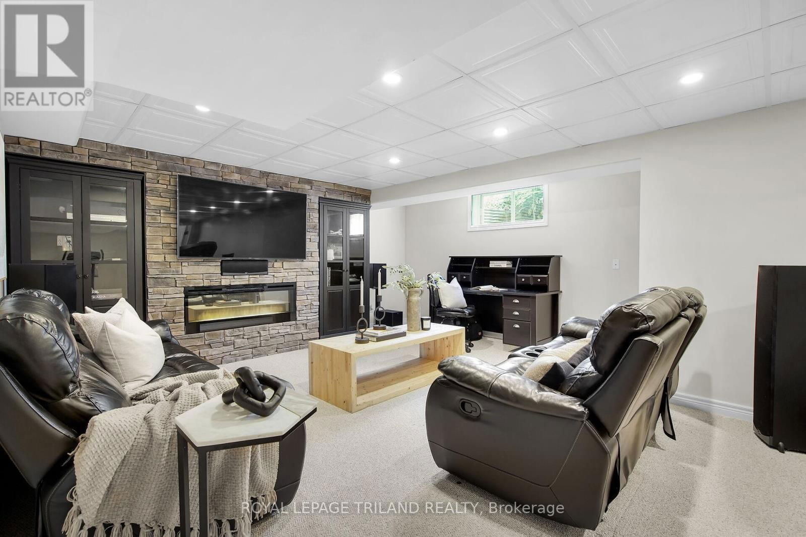 30 WILLARD CRESCENT Image 24