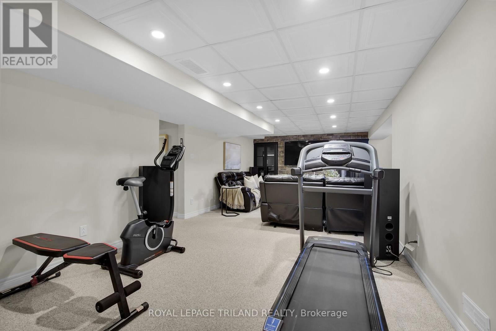 30 WILLARD CRESCENT Image 27