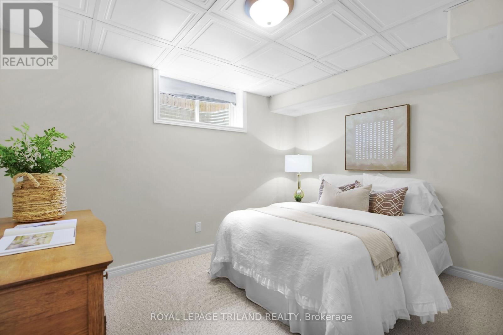 30 WILLARD CRESCENT Image 28