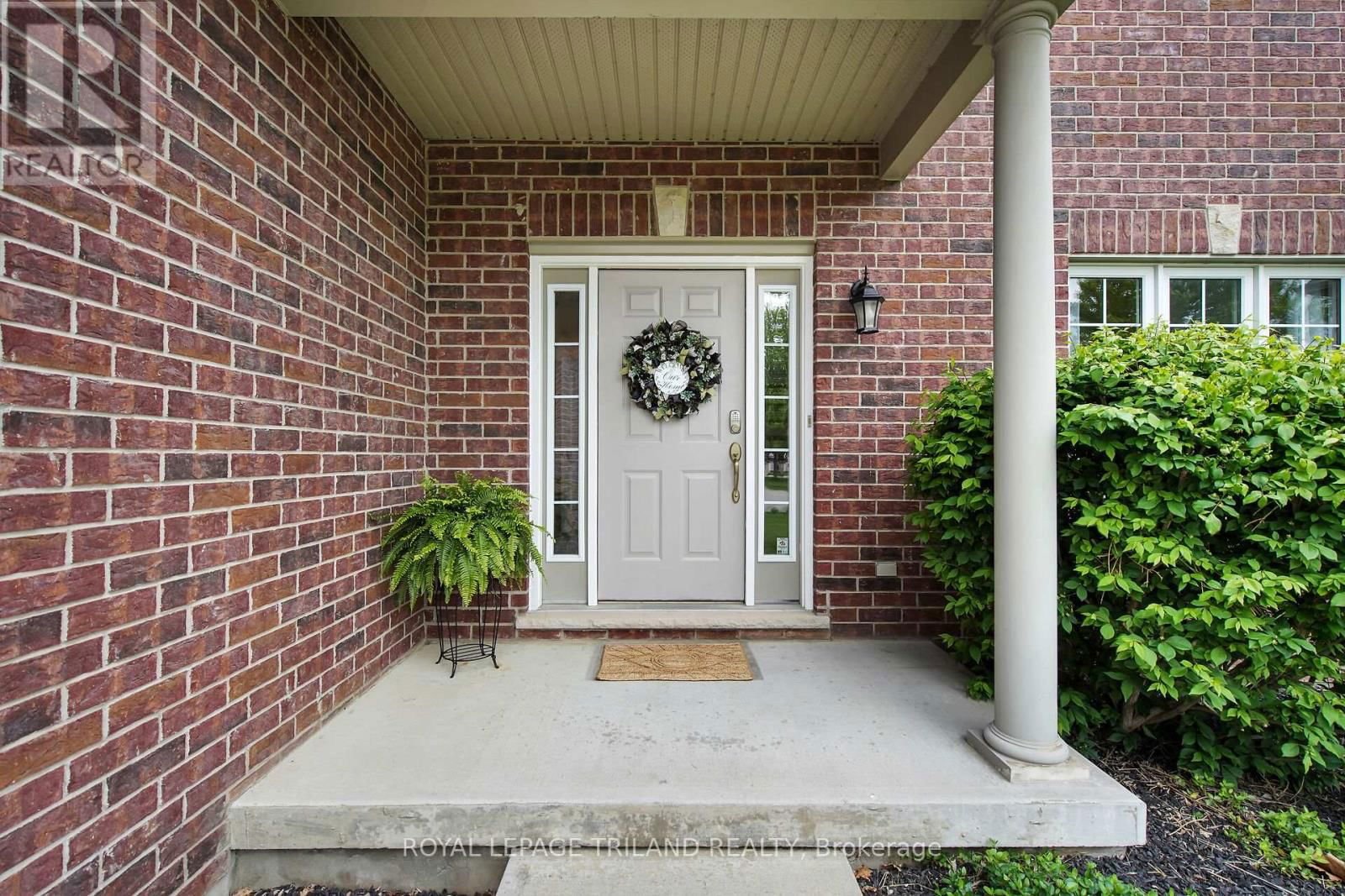 30 WILLARD CRESCENT Image 3