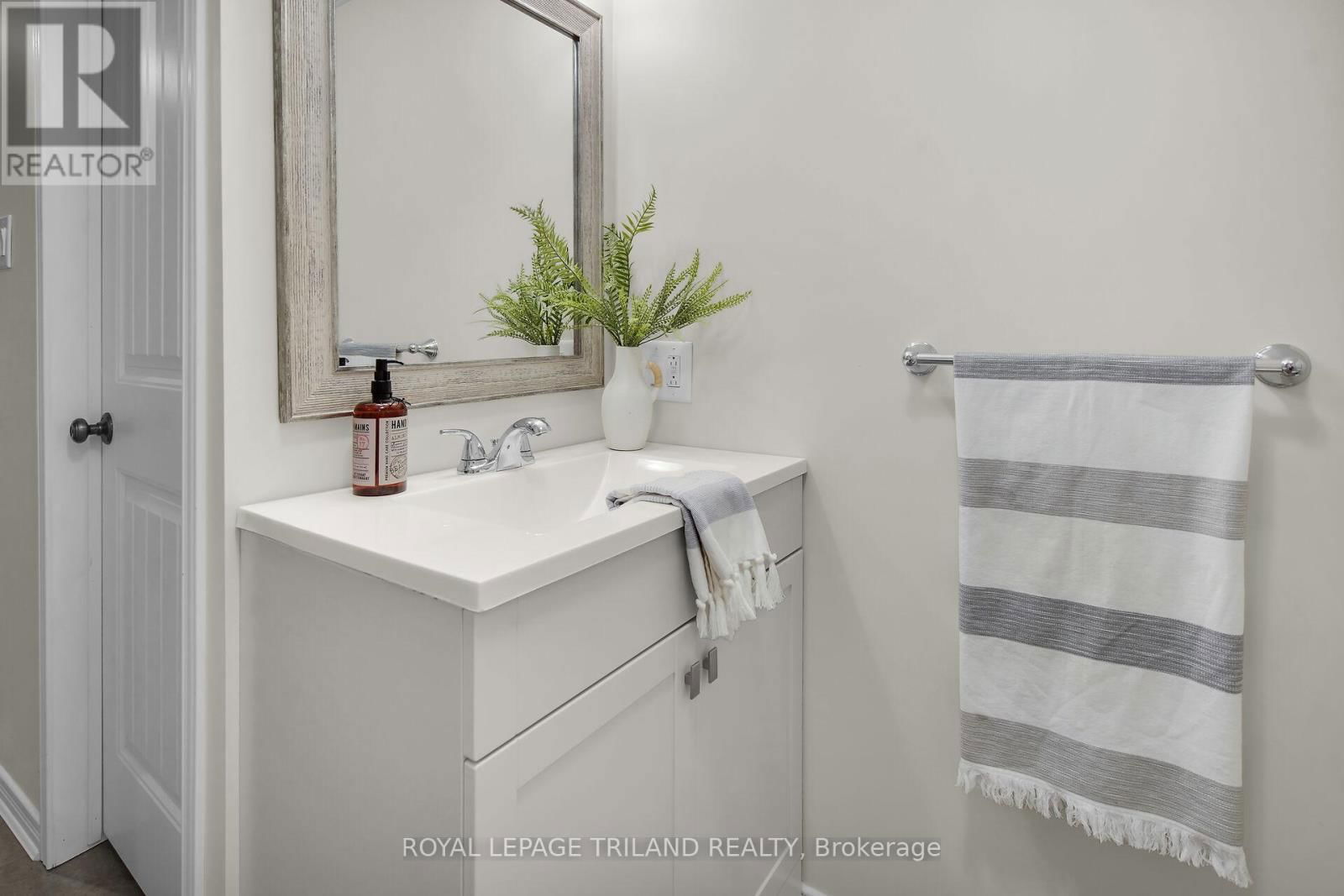 30 WILLARD CRESCENT Image 30