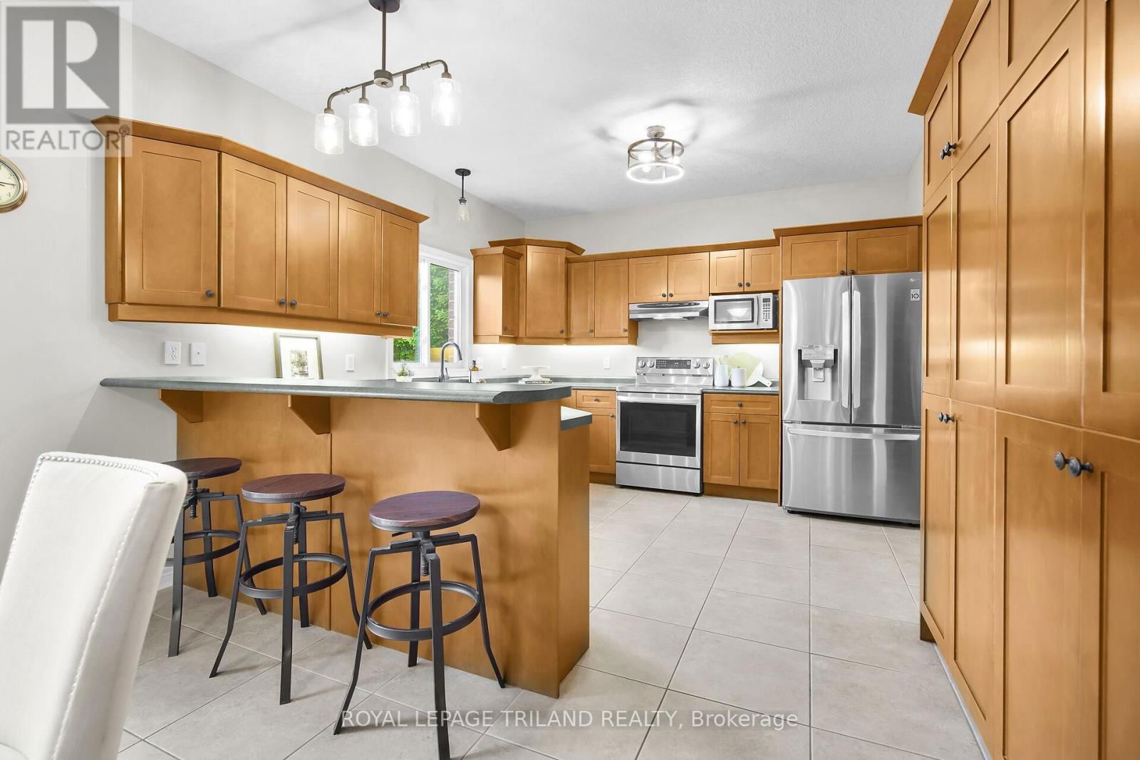 30 WILLARD CRESCENT Image 6