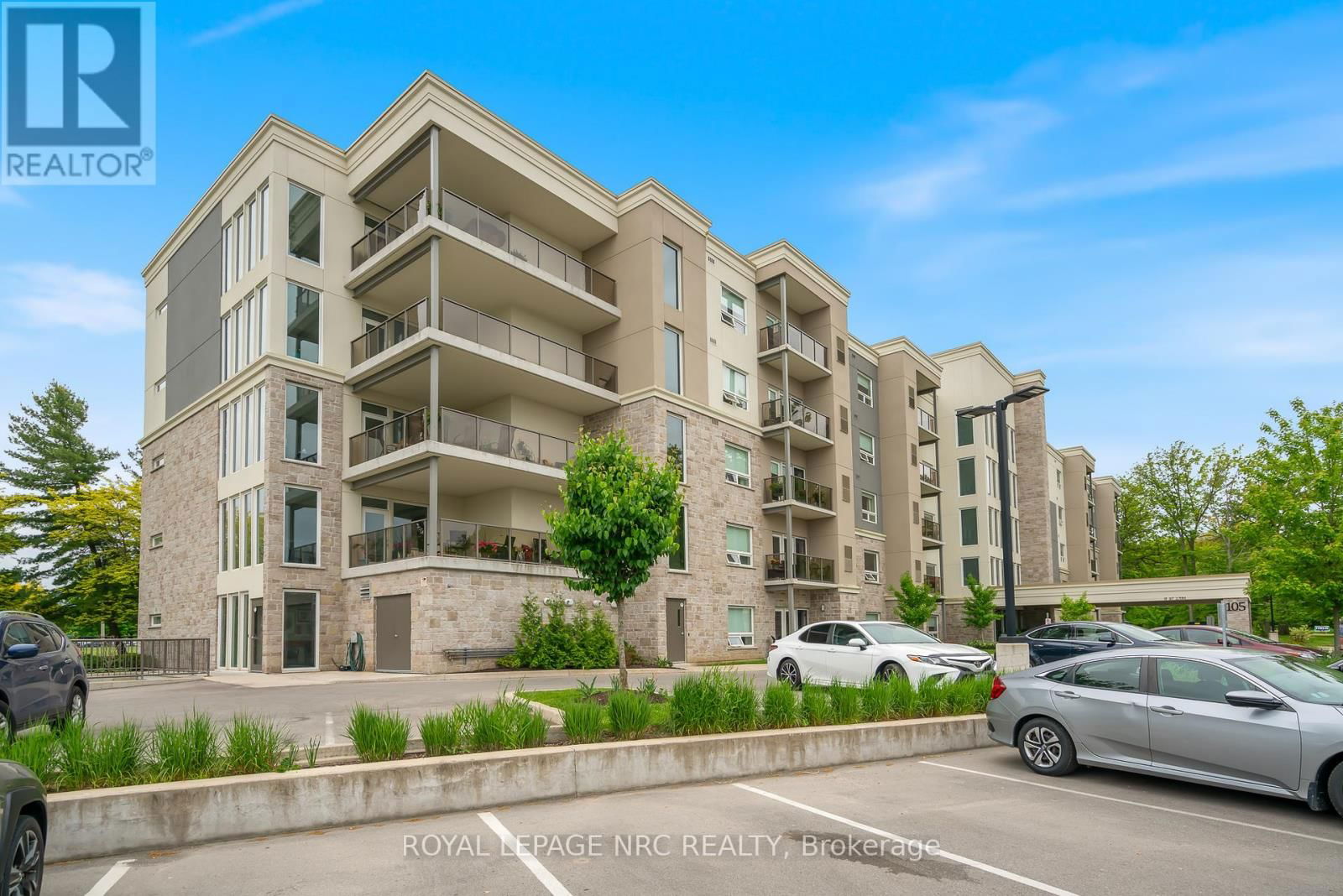 401 - 105 VANSICKLE ROAD Image 2