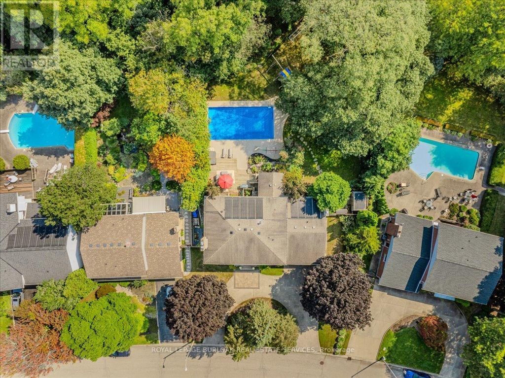 11 ROBINHOOD DRIVE Image 1