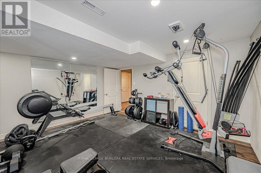 11 ROBINHOOD DRIVE Image 40