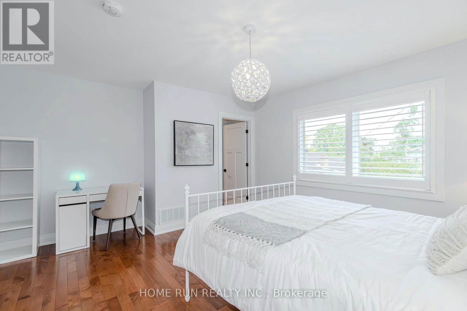 276 CROCUS AVENUE Image 30