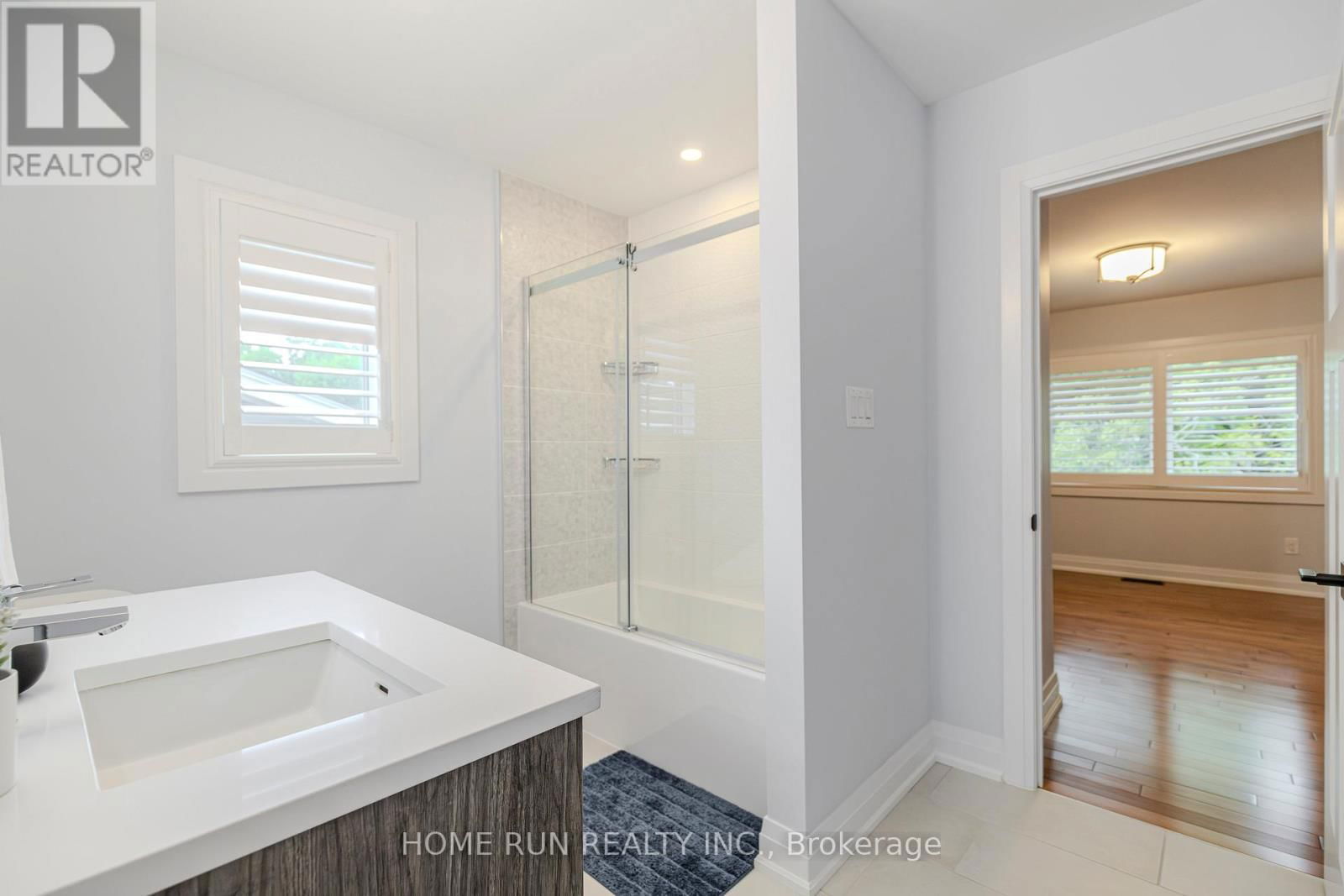 276 CROCUS AVENUE Image 32