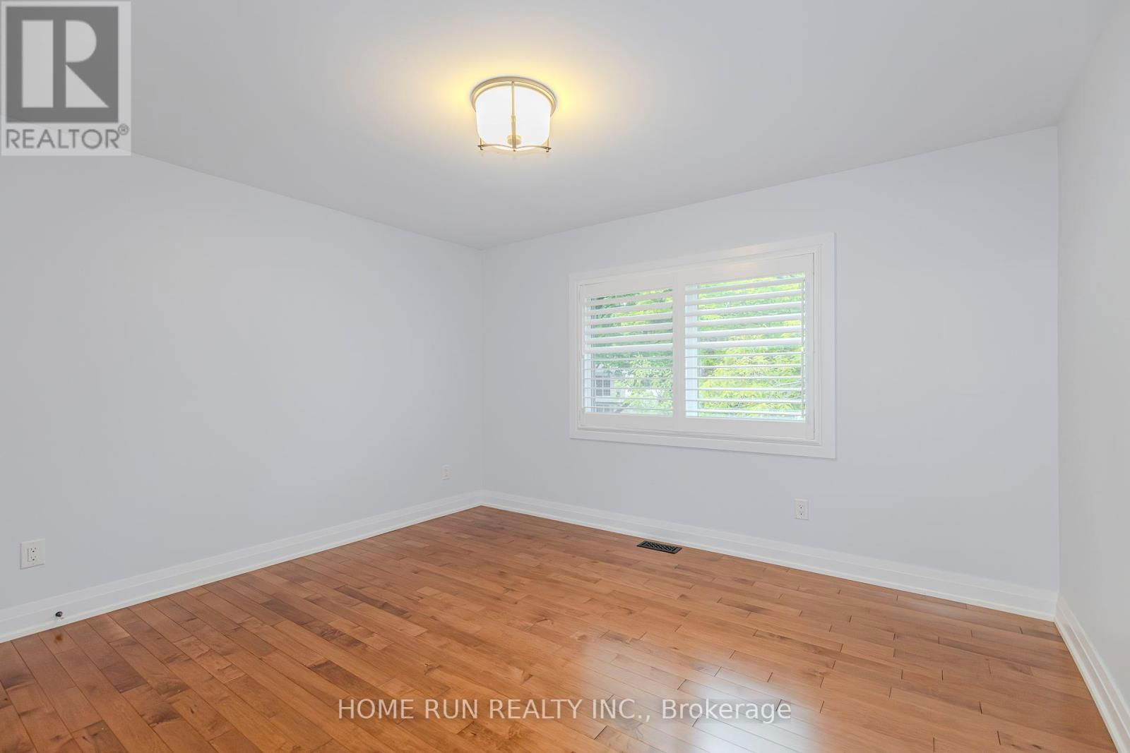 276 CROCUS AVENUE Image 33