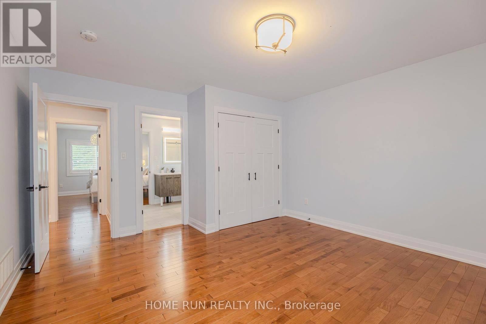 276 CROCUS AVENUE Image 34