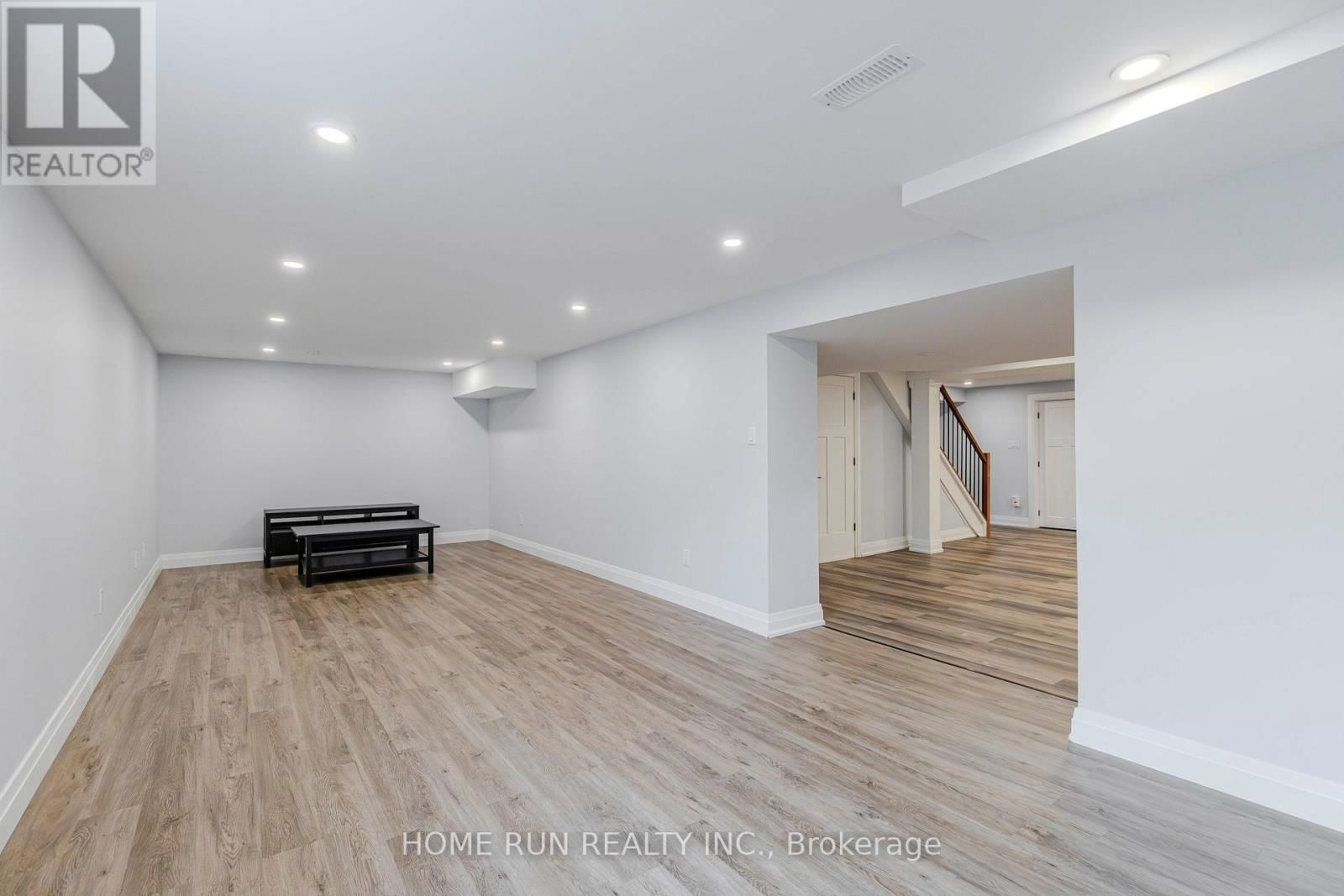 276 CROCUS AVENUE Image 40