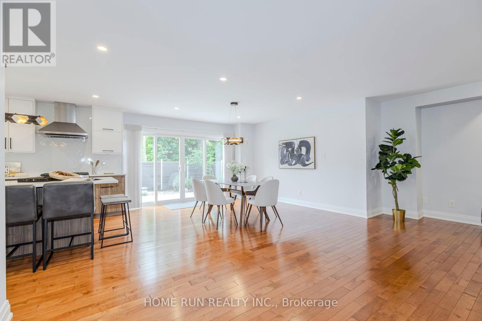 276 CROCUS AVENUE Image 8