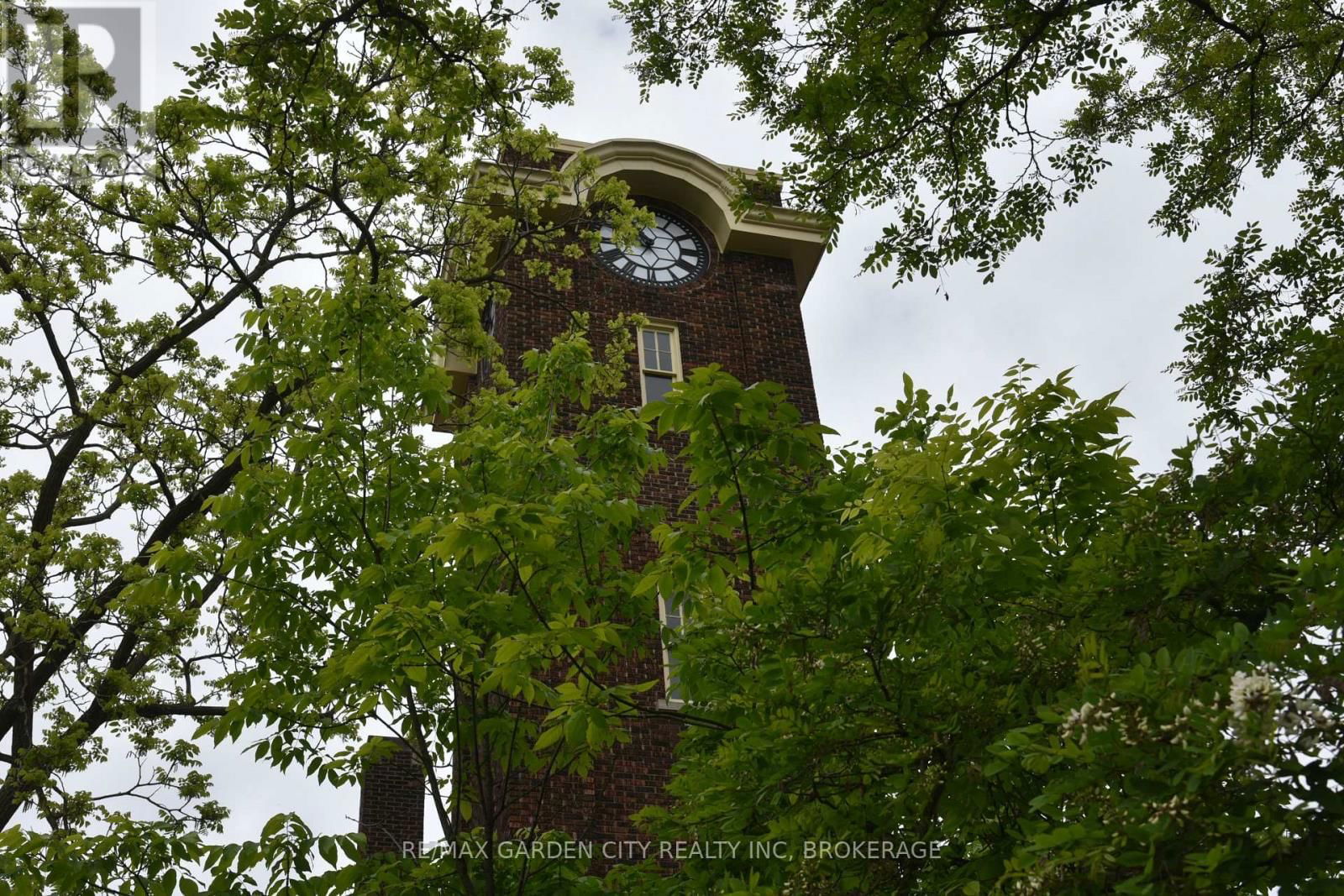 156 DIVISION STREET Image 10