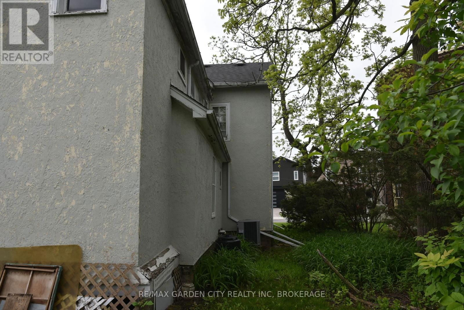 156 DIVISION STREET Image 11