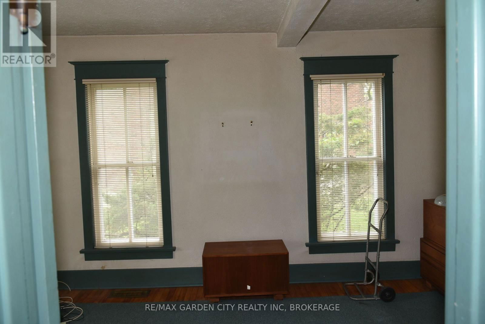 156 DIVISION STREET Image 16