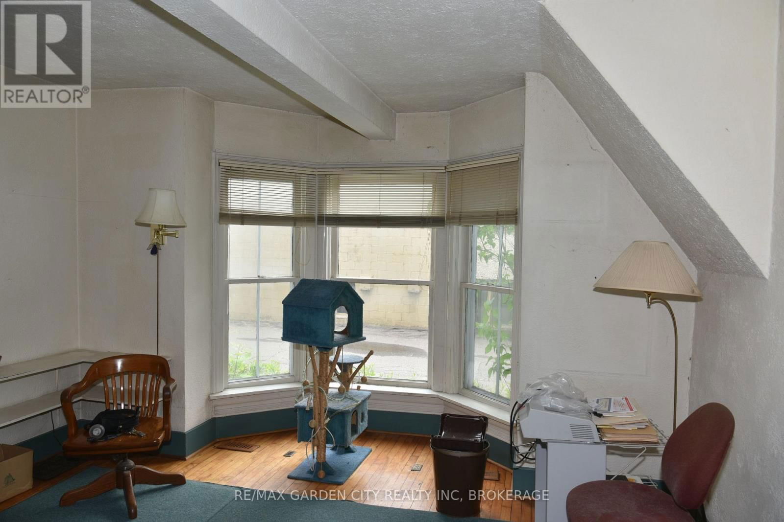 156 DIVISION STREET Image 19
