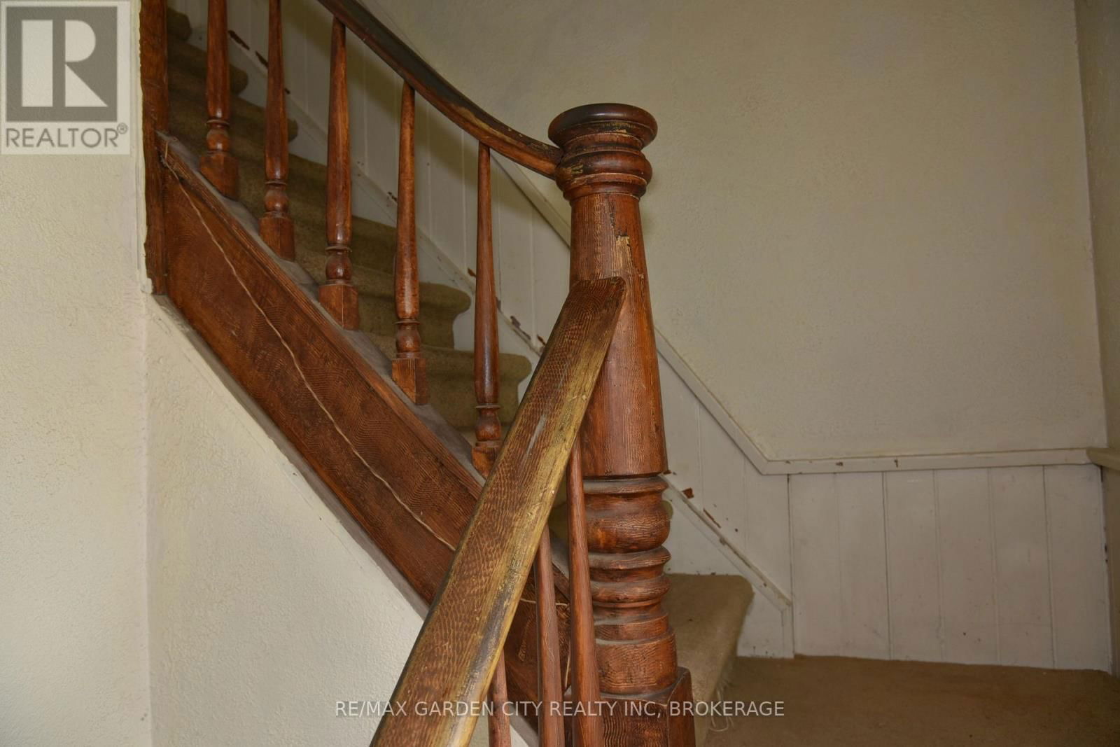 156 DIVISION STREET Image 36