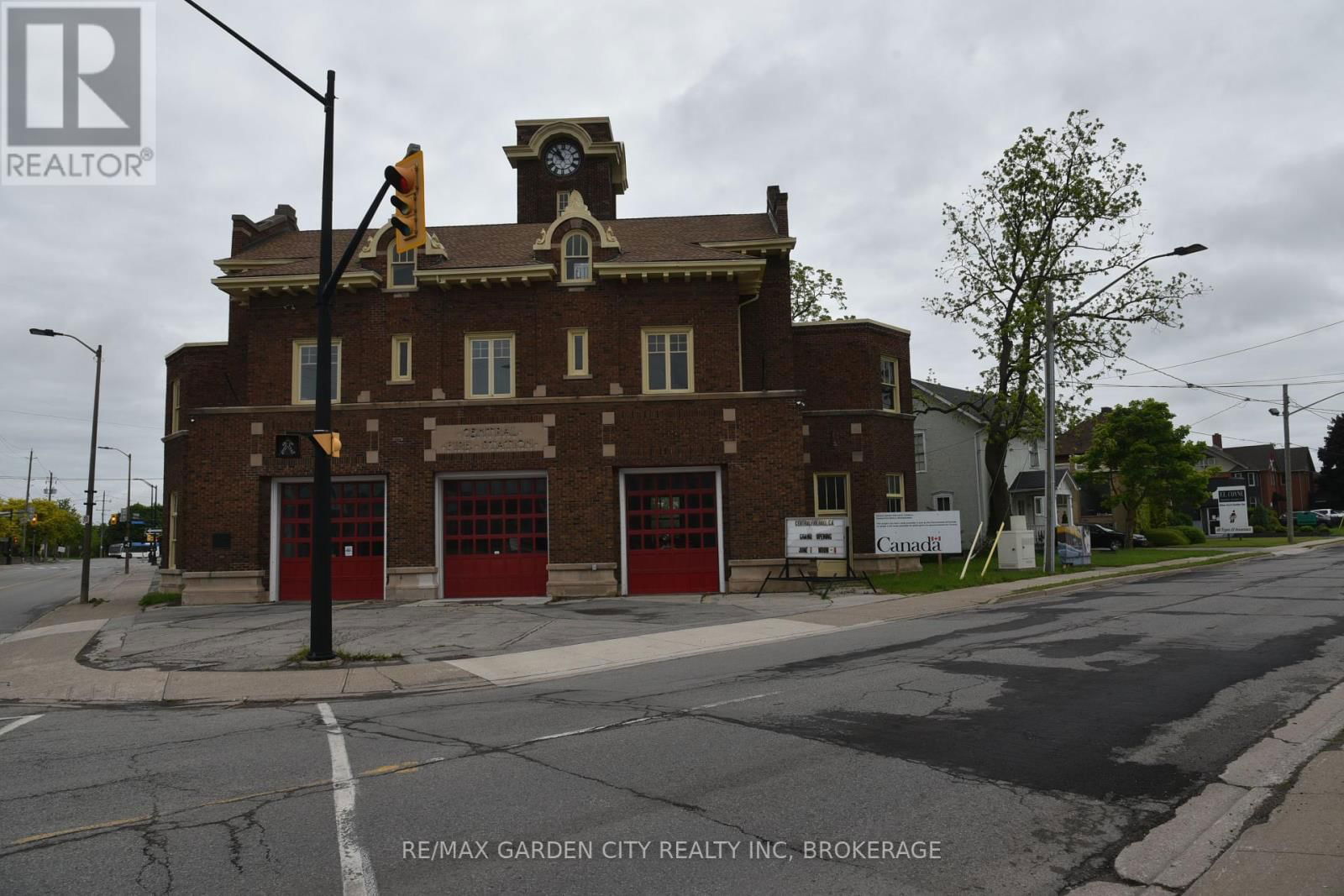 156 DIVISION STREET Image 4