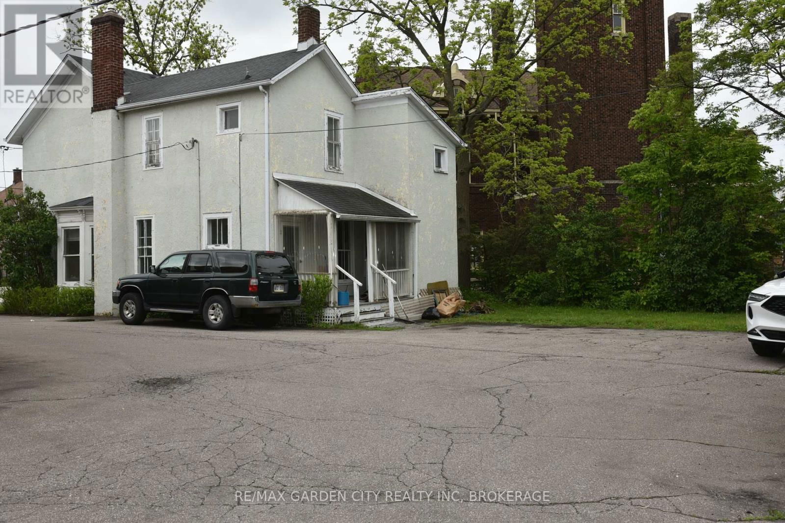 156 DIVISION STREET Image 48