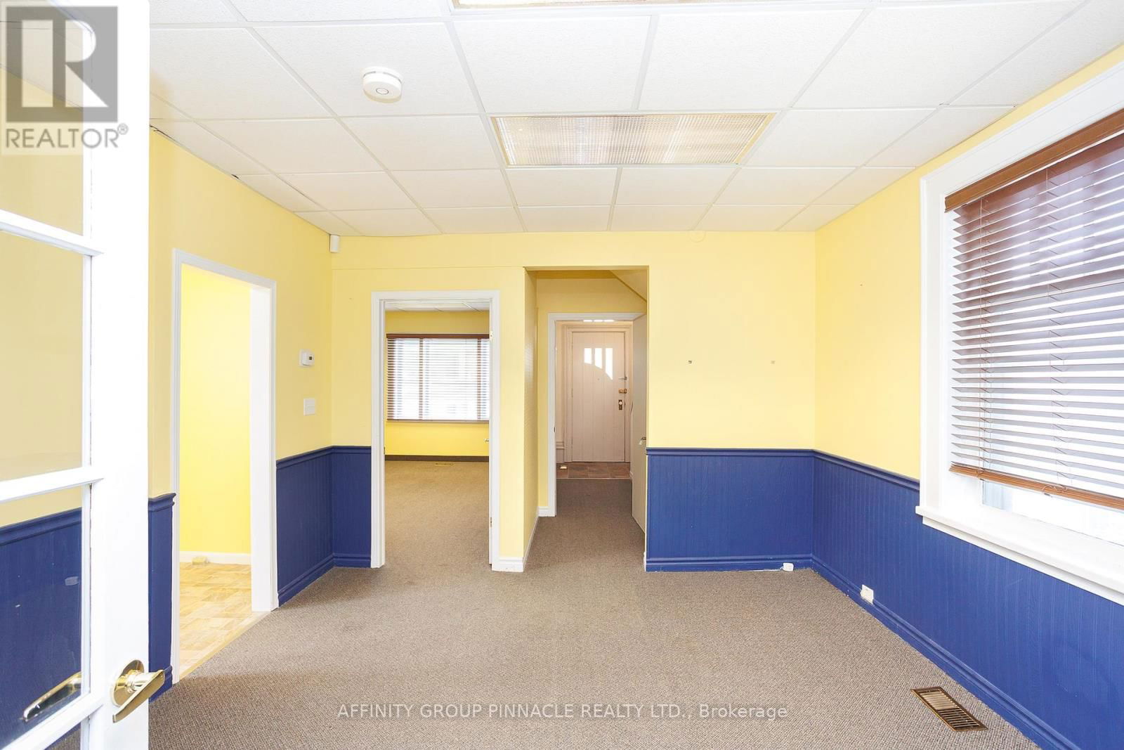 221 KENT STREET WEST Image 19