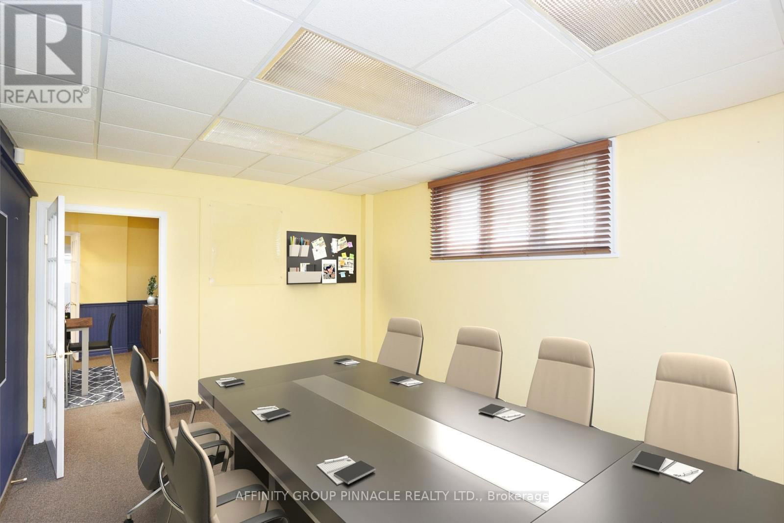 221 KENT STREET WEST Image 27