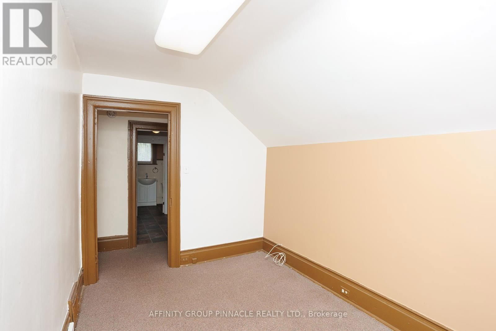 221 KENT STREET WEST Image 39