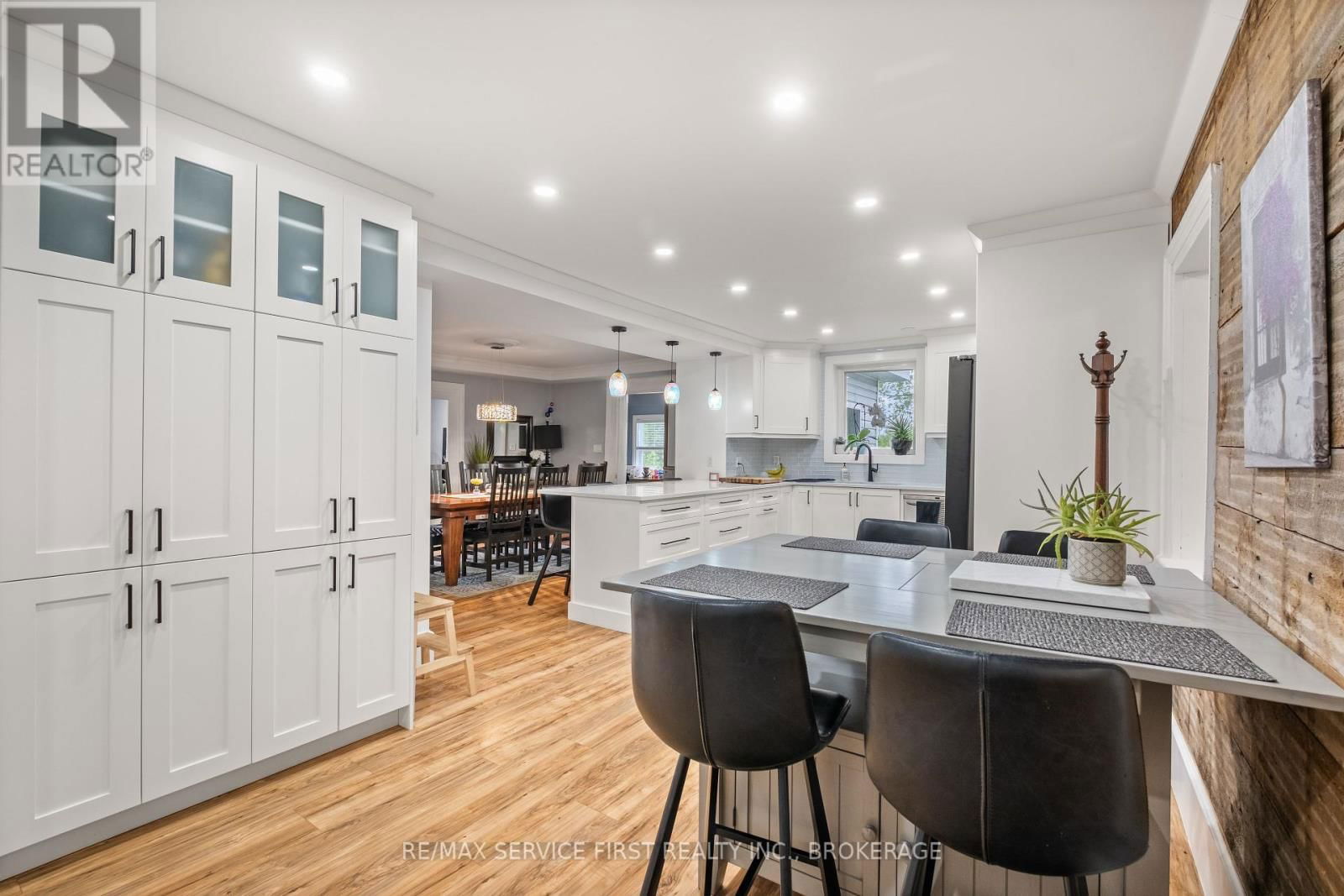 3674 PRINCESS STREET Image 20